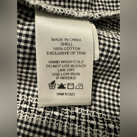 CeCe Size M Cotton Bell Sleeve Top NWOT - Picture 6 of 7